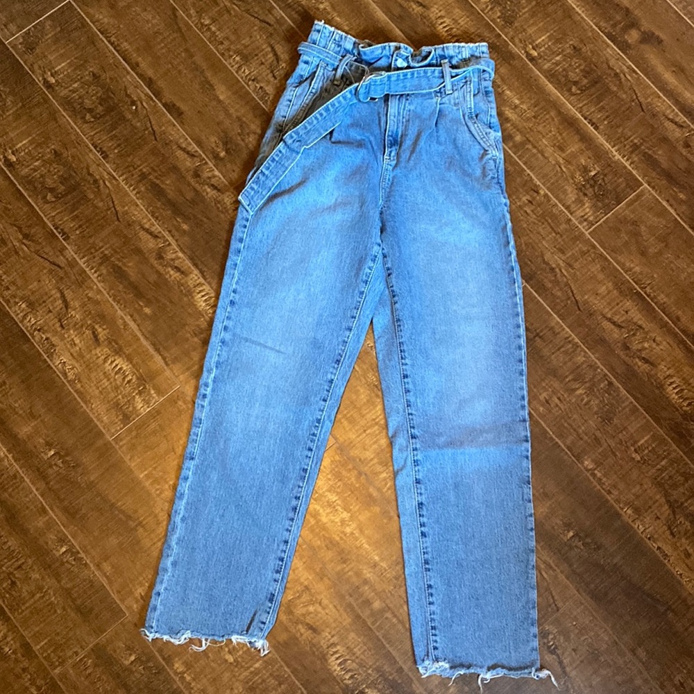 Garage Jean with denim belt